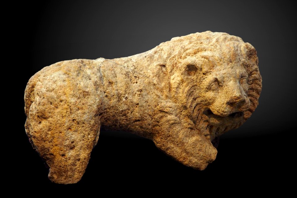 Monumental lion-MAHG HR 281-P6130526-gradient