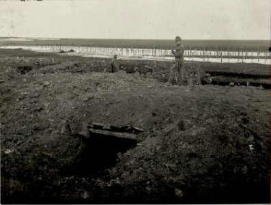 Maschinen Gewehr samt dem Unterstande. Aufgenommen am 25. III. 1916. (BildID 15536380)