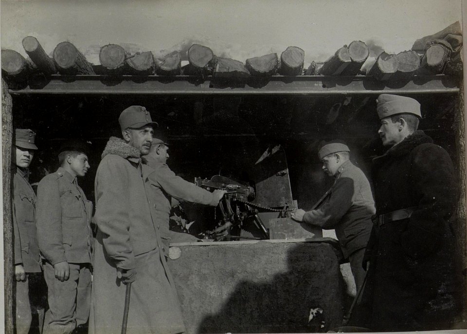Maschinen Gewehrstand in der Stellung des Inf.Rgts.Nro.13. (BildID 15447909)