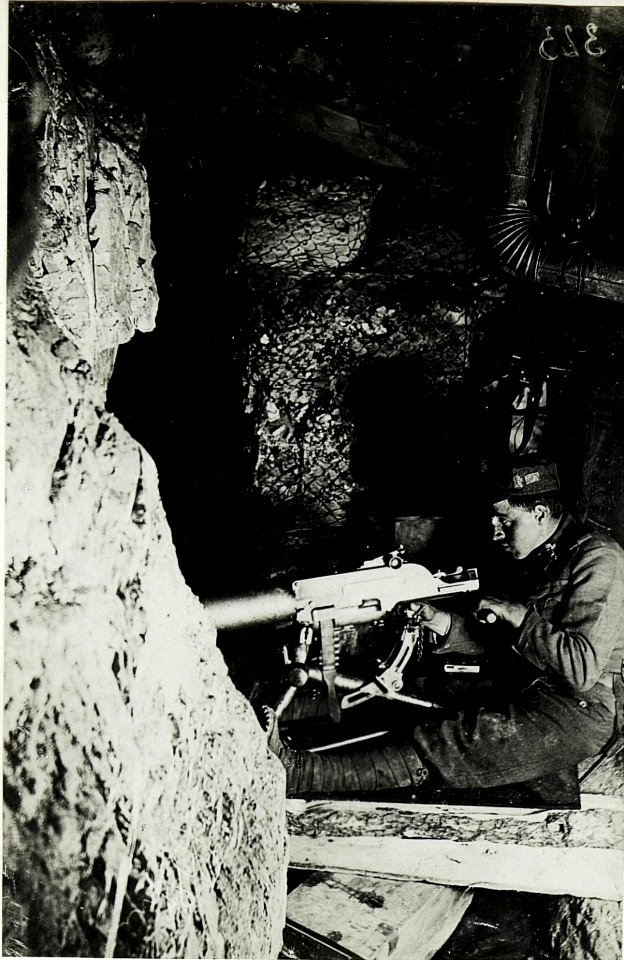 Maschinengewehr - Stellung. (BildID 15586163)