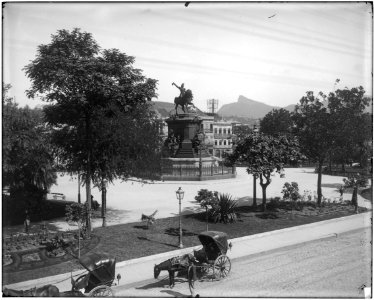 Monumento a D. Pedro I no Largo do Rocio, atual praça Tiradentes - 1