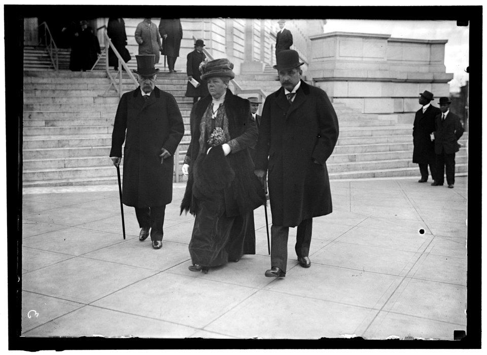MORGAN, J. PIERPONT, JR., RIGHT, WITH FATHER AND MRS. HERBERT SATTERLEE LCCN2016864176