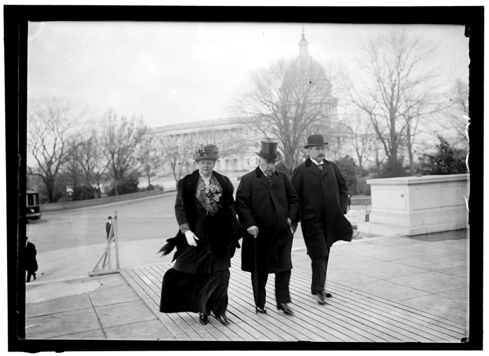 MORGAN, J. PIERPONT, JR., RIGHT, WITH FATHER AND MRS. HERBERT SATTERLEE LCCN2016864175