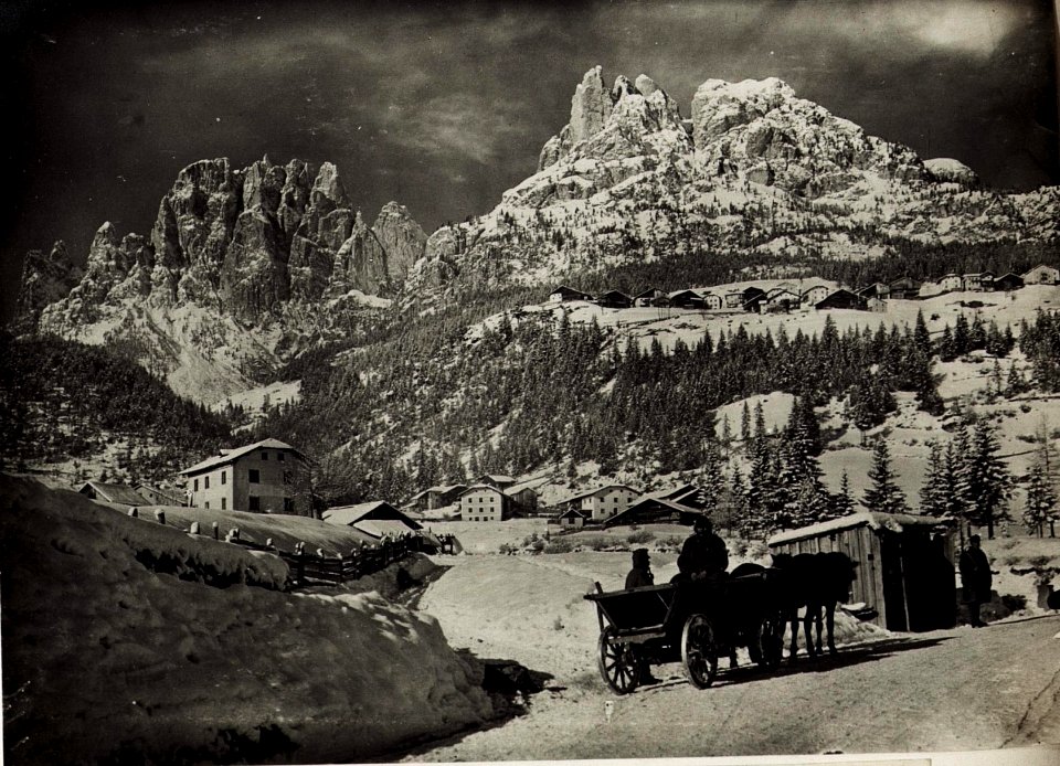 Monzon. Im Hintergrund die Rosengartengruppe. (BildID 15575186)