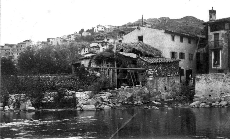 Masia de Martinet vora del riu