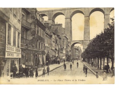 Morlaix La place Thiers Viaduc
