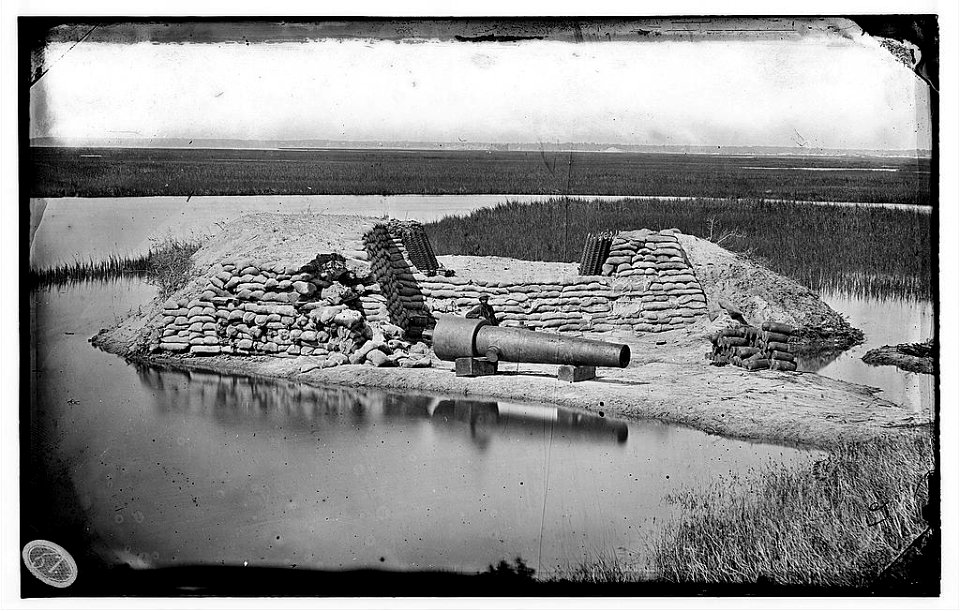 Morris Island, South Carolina. Battery Hays. One 8-inch Parrot Rifle, dismounted. Breaching battery against Fort Sumter LOC cwpb.04730