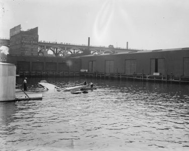 Morse aeroplane capsized LCCN2014699478 (cropped)