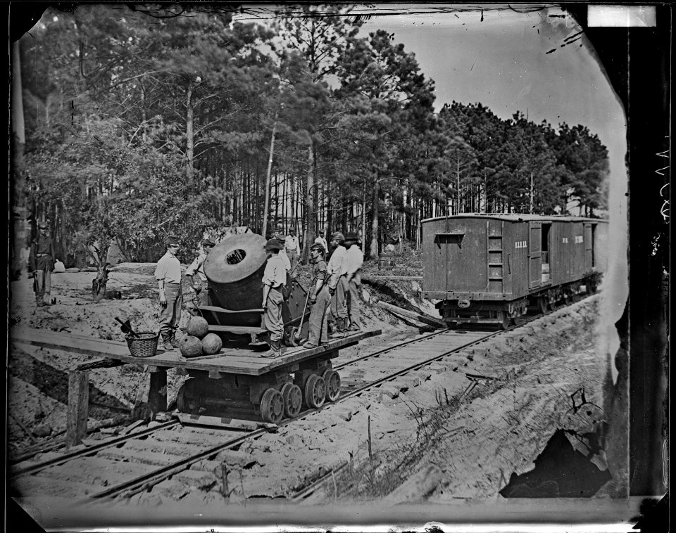 Mortar mounted on R.R. Car, U.S. Military R.R., Petersburg, Va. - NARA - 529179