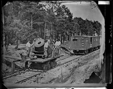 Mortar mounted on R.R. Car, U.S. Military R.R., Petersburg, Va. - NARA - 529179