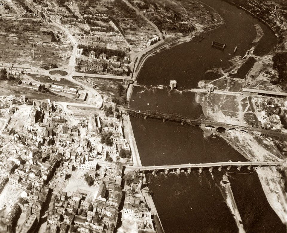 Moselbrücken Koblenz 1945