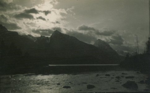 Moonlight on Maligne Lake (HS85-10-24785)