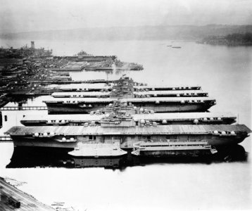 Mothballed aircraft carriers at the Puget Sound Naval Shipyard in 1948 (80-G-428458)