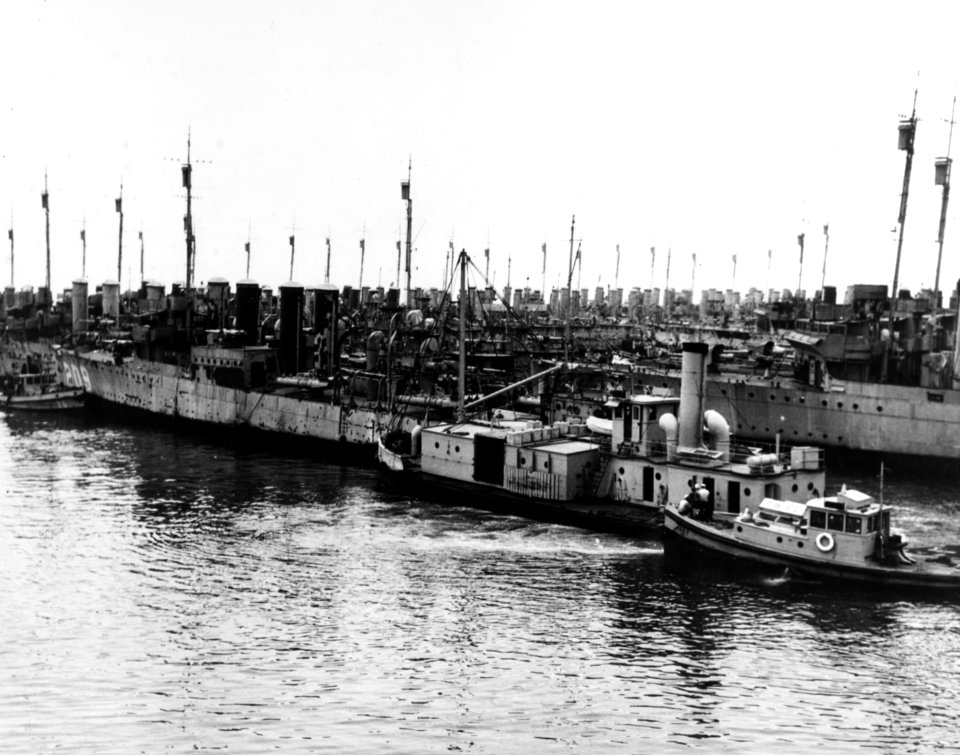 Mothballed destroyers at San Deigo Naval Base in September 1929