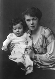 Mother daughter 1924 hg photo
