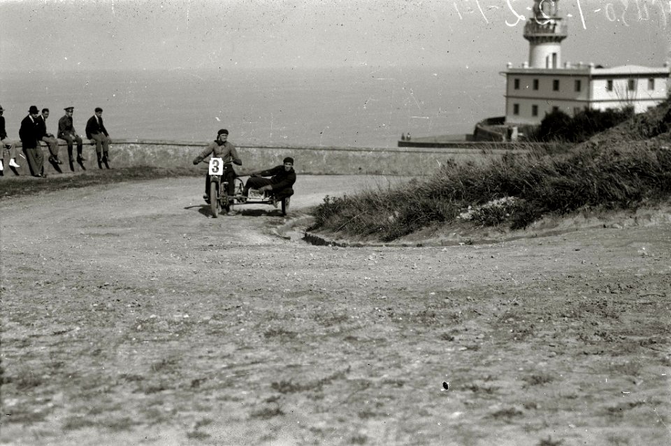 Motociclismo por el Paseo del Faro (2 de 6) - Fondo Car-Kutxa Fototeka