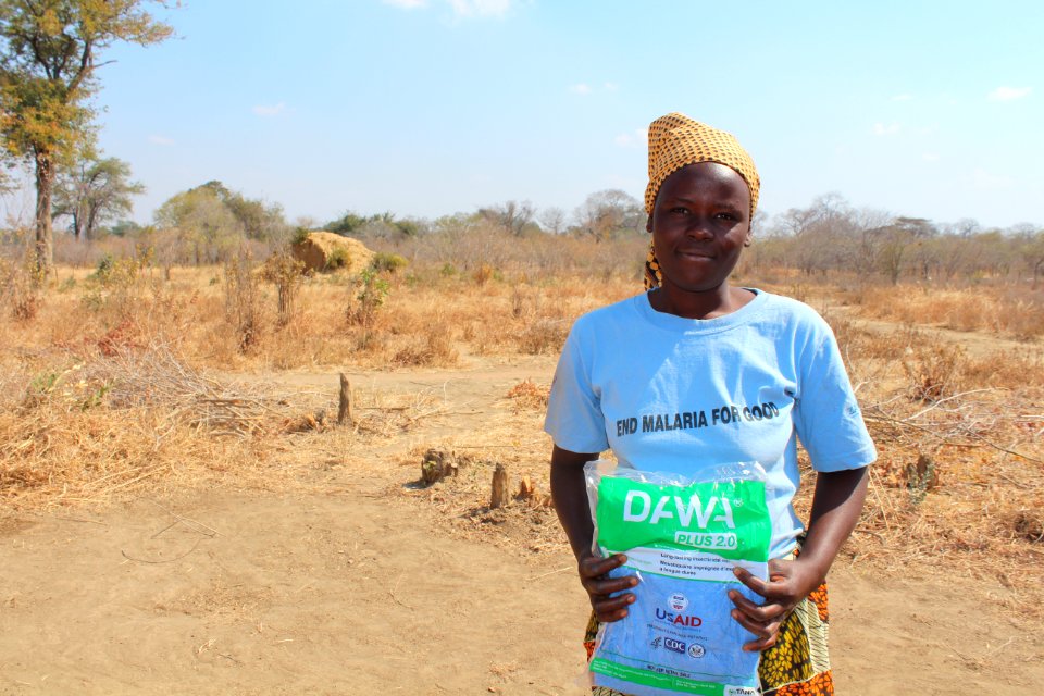 Mosquito Net distribution in Mbire Zimbabwe (36273606974)