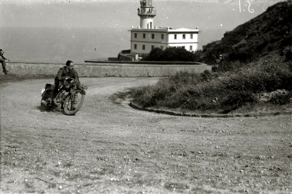 Motociclismo por el Paseo del Faro (5 de 6) - Fondo Car-Kutxa Fototeka