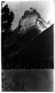 Mount Kinnerly, Glacier Park, Montana LCCN90708226