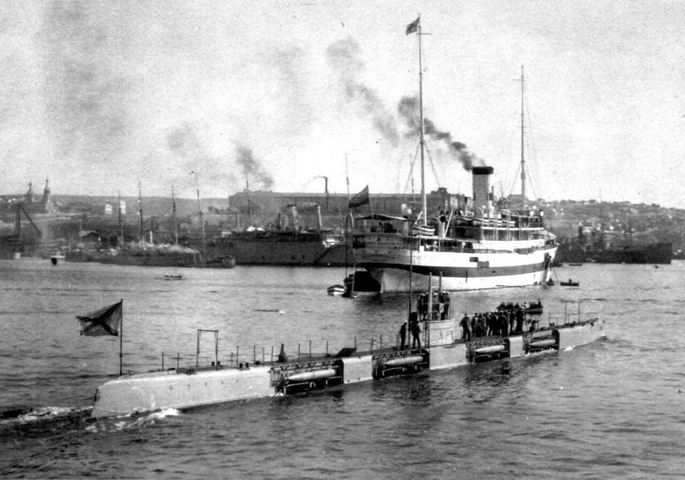 Morzh&ImperatorPyotrVelikiy1915Sevastopol