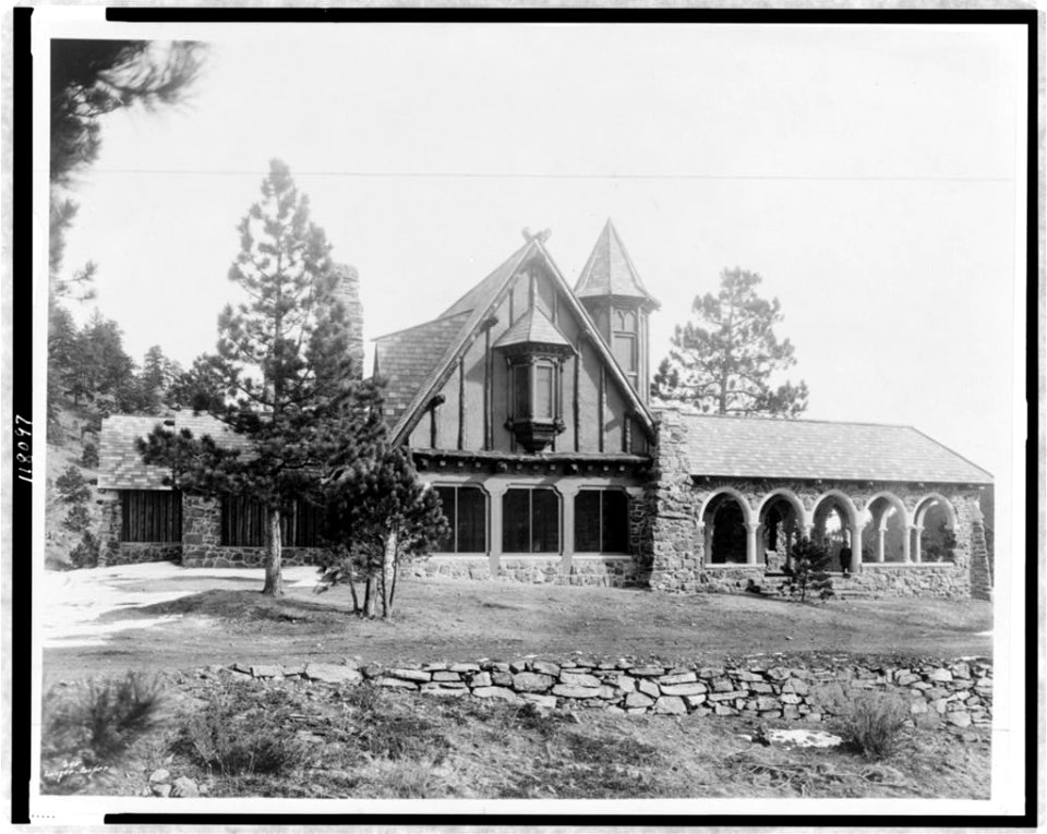 Mountain lodge of Mrs. Paul T. Mayo, Bear Creek Cañon, Rocky Mountains, Colorado-West elevation LCCN97510554