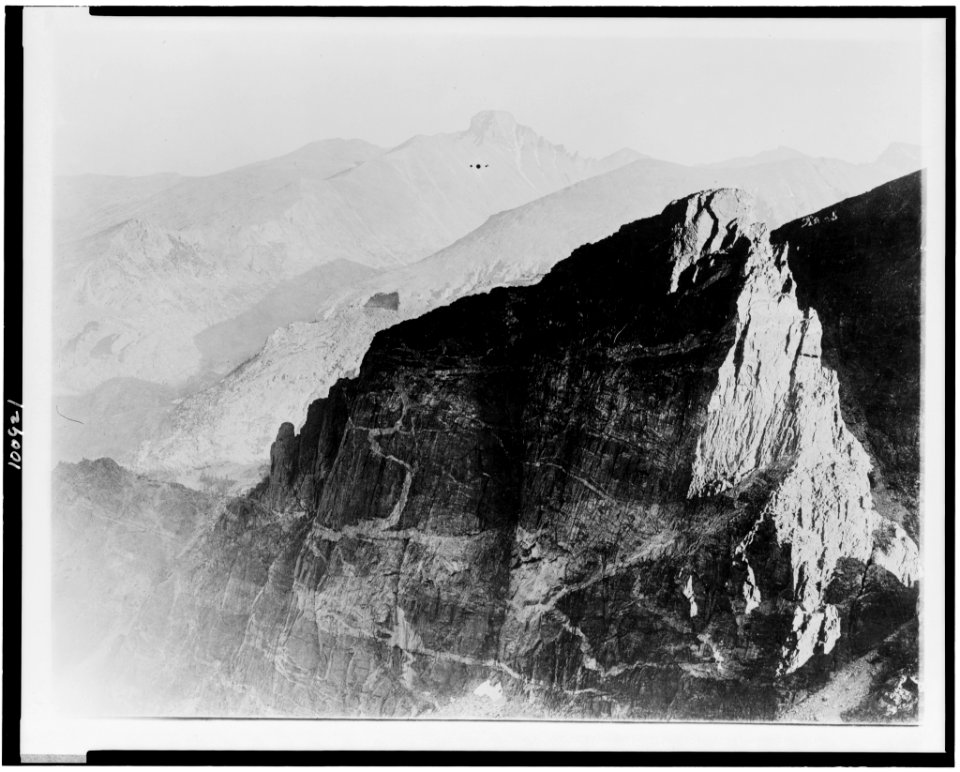 Mountains in Rocky Mountain National Park, Colorado LCCN90715603