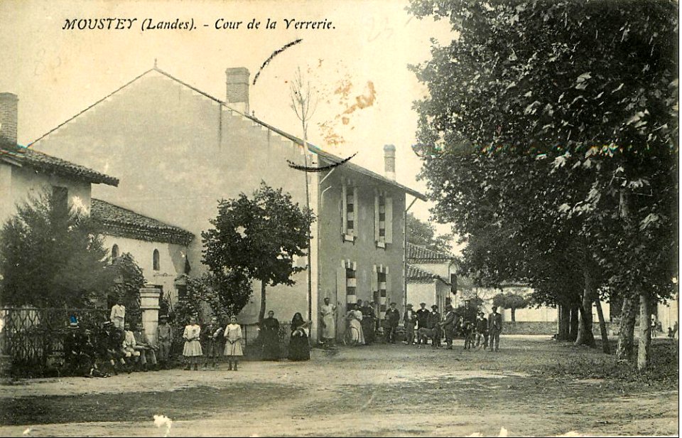 Moustey (Landes) - cours de la verrerie 1