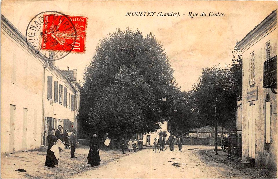 Moustey (Landes) - rue du centre 1