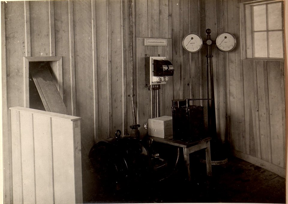 Motorraum der Antriebsstation S.80 Ober Vellach. Aufgenommen am 22. Mai 1916. (BildID 15475972)