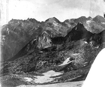 Massif d'Albe et frontière de France, une prise du pic de la Rencluse, Luchon -environs-