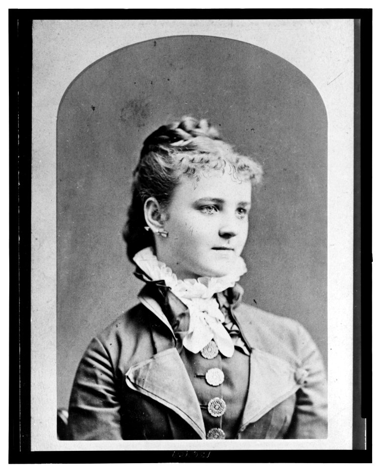 Mathilda Hulbert Taft, head-and-shoulders portrait, facing right LCCN2006680185