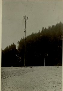 Mast zwischen der Station Kronau - Station I-II Russenbrücke. (BildID 15480797)