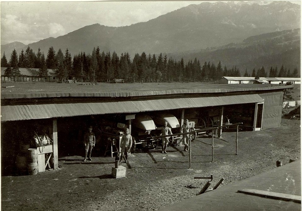 Materialdepot der 6-3 Pionierkompanie, in der Gegend um das Nassfeld (BildID 15463415)