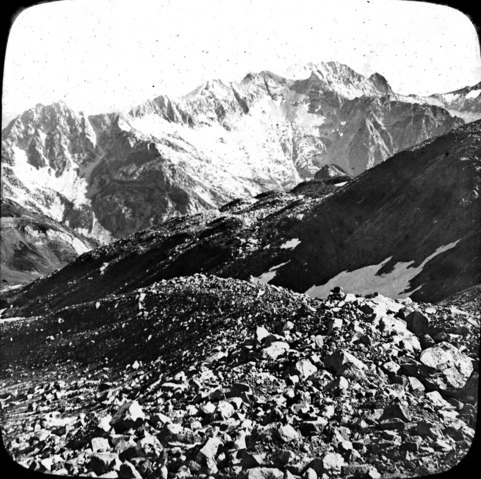 Massif de la Perdighero, vue prise de la moraine du Posets