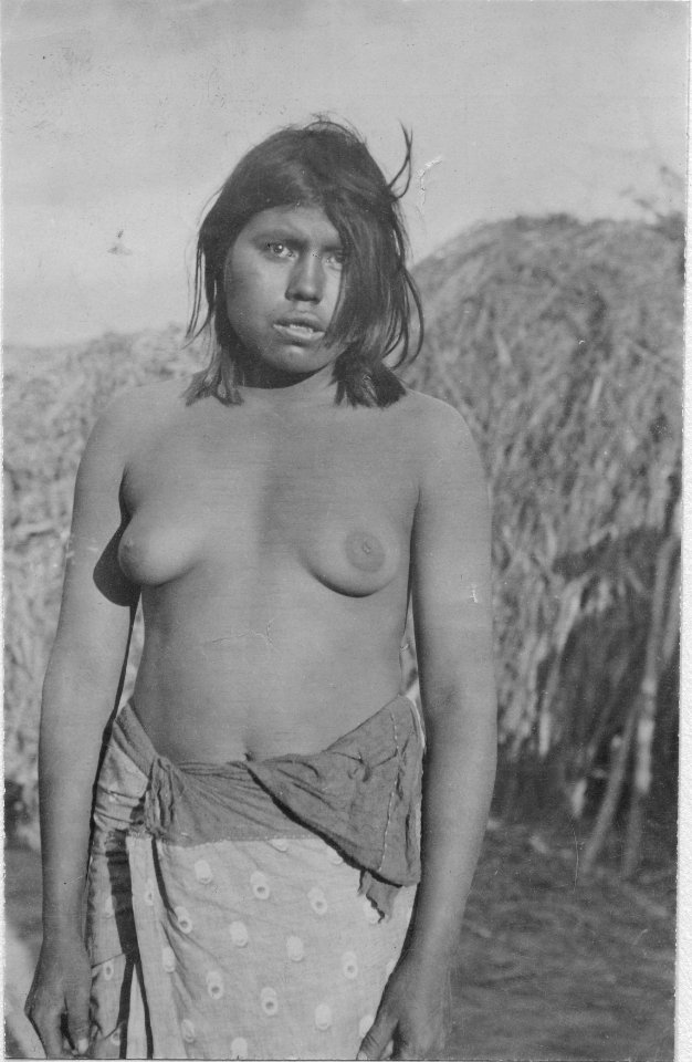 Matacoflicka från Esperanza i Argentina. Ur Nordenskiölds Indianlif från 1910 - SMVK - 004862