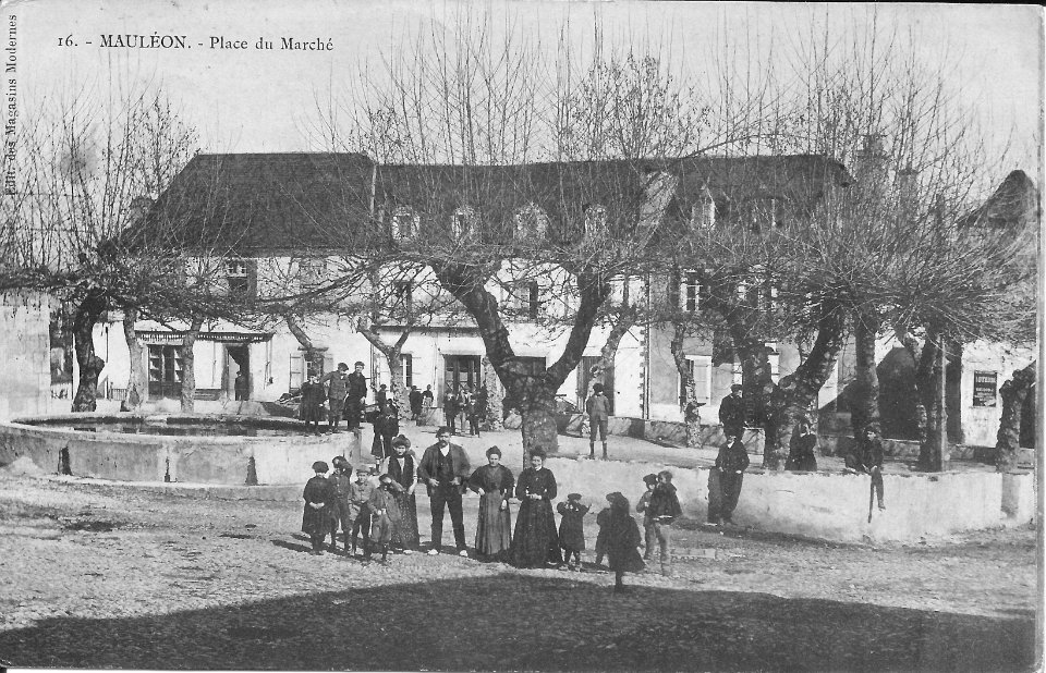 Mauléon-Place du Marché (1910)