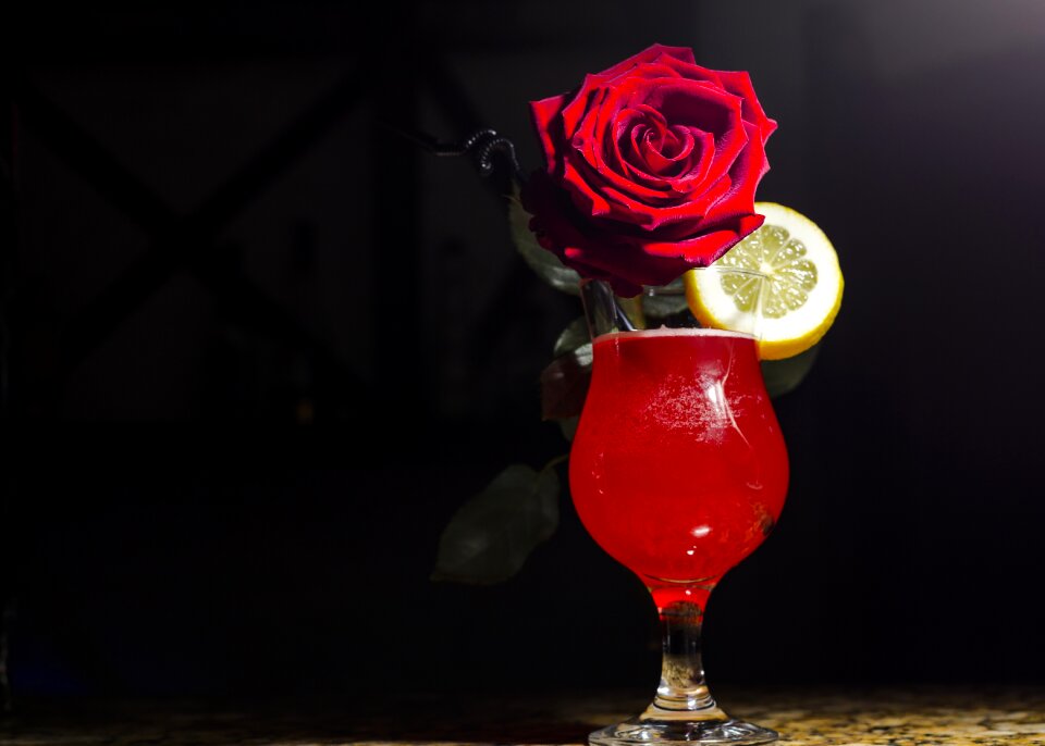 Cocktail flowers red