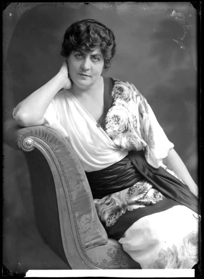Matilda Jungstedt, opera singer, undated portrait - SMV - GJ042