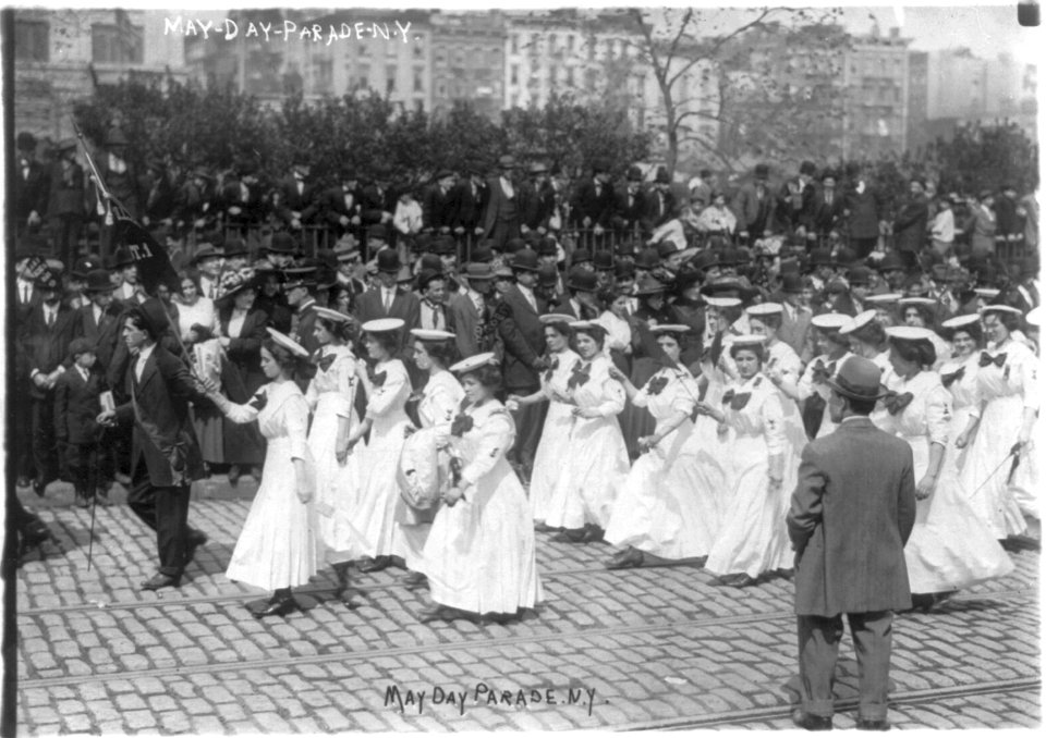 May Day Parade, N.Y. 1910 LCCN2001704479