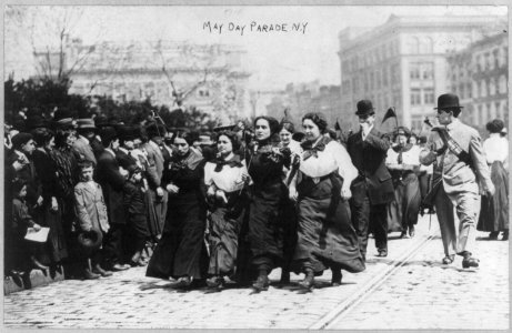 May Day Parade, New York, 1910 LCCN2001704480 photo