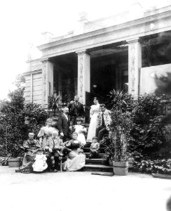 Max Klinger mit Familie