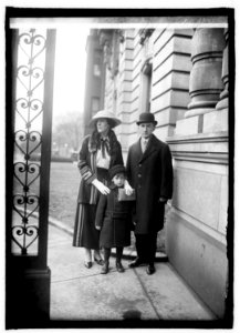 Mr. & Mrs. Fred Morris Dearing & Don, 1-21-22 LCCN2016846059