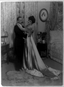 Mr. & Mrs. George Jay Gould in Hotel Plaza LCCN98518935
