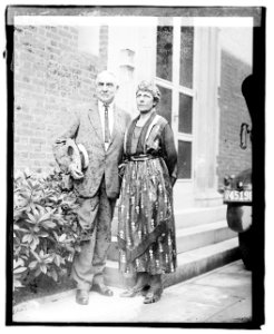 Mr. & Mrs. Warren G. Harding LCCN2016828160
