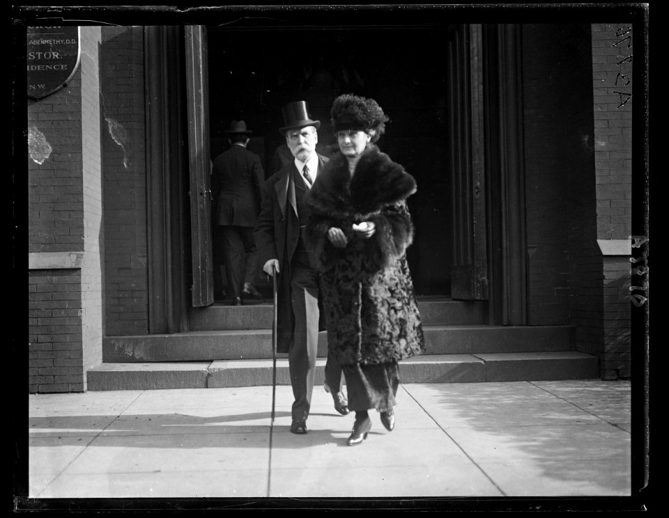 Mr. and Mrs. Charles Evans Hughes LCCN2016891088