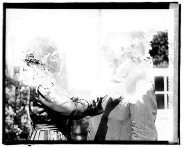 Mr. & Mrs. Warren G. Harding LCCN2016828166