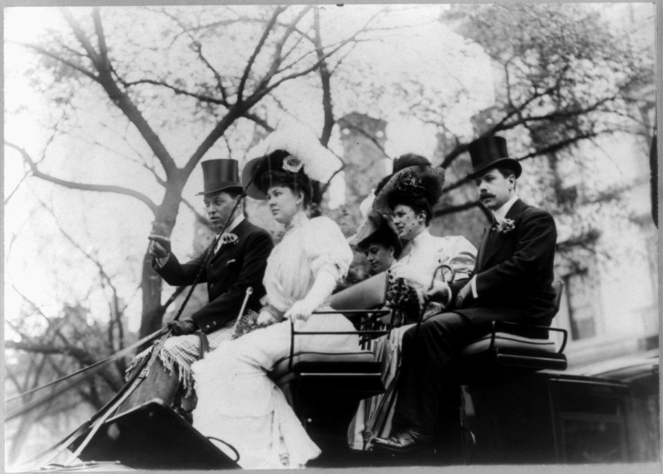 Mr. and Mrs. Goadby Loew riding in open carriage with a man and two other women LCCN96503942