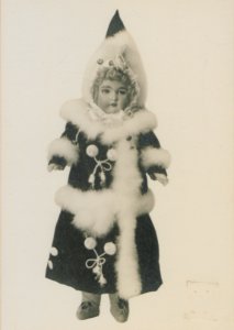 Mrs Santa Claus doll (HS85-10-30307)