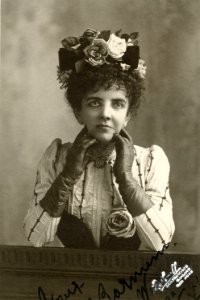 Mrs George W Barnum (SAYRE 2163)