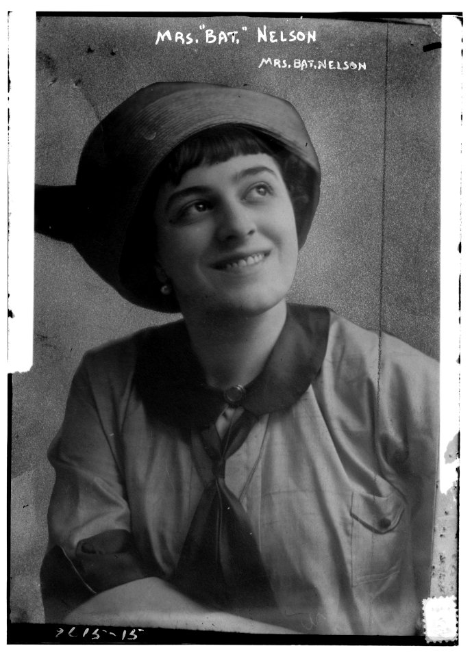 Mrs. Bat Nelson LCCN2014692323